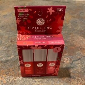 Woolzies Lip Oil Trio NIB